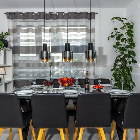 Luxury Villas White Sails Pinezići Εξωτερικό φωτογραφία