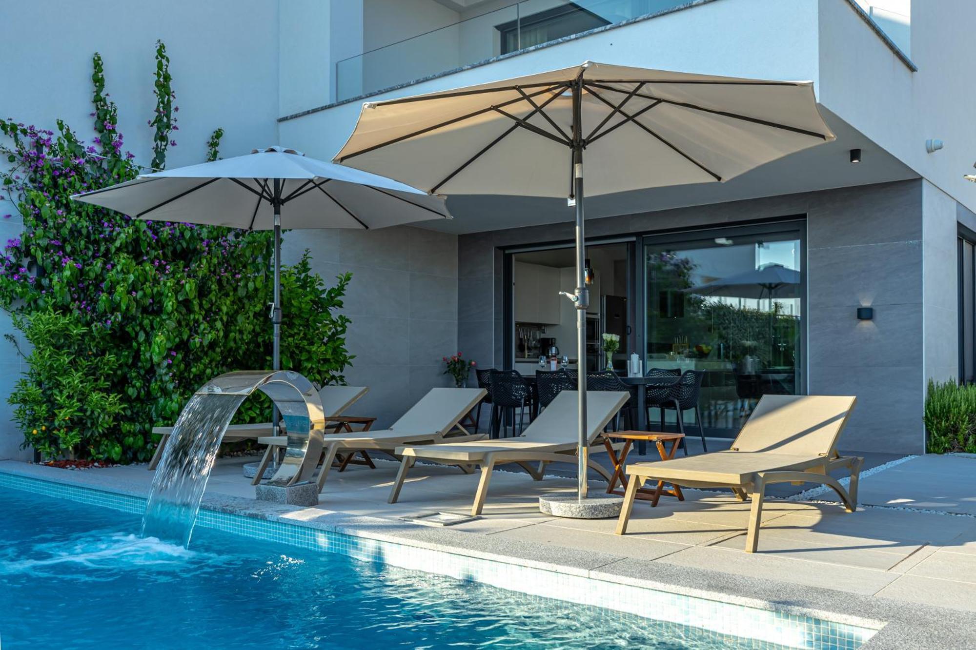 Luxury Villas White Sails Pinezići Εξωτερικό φωτογραφία