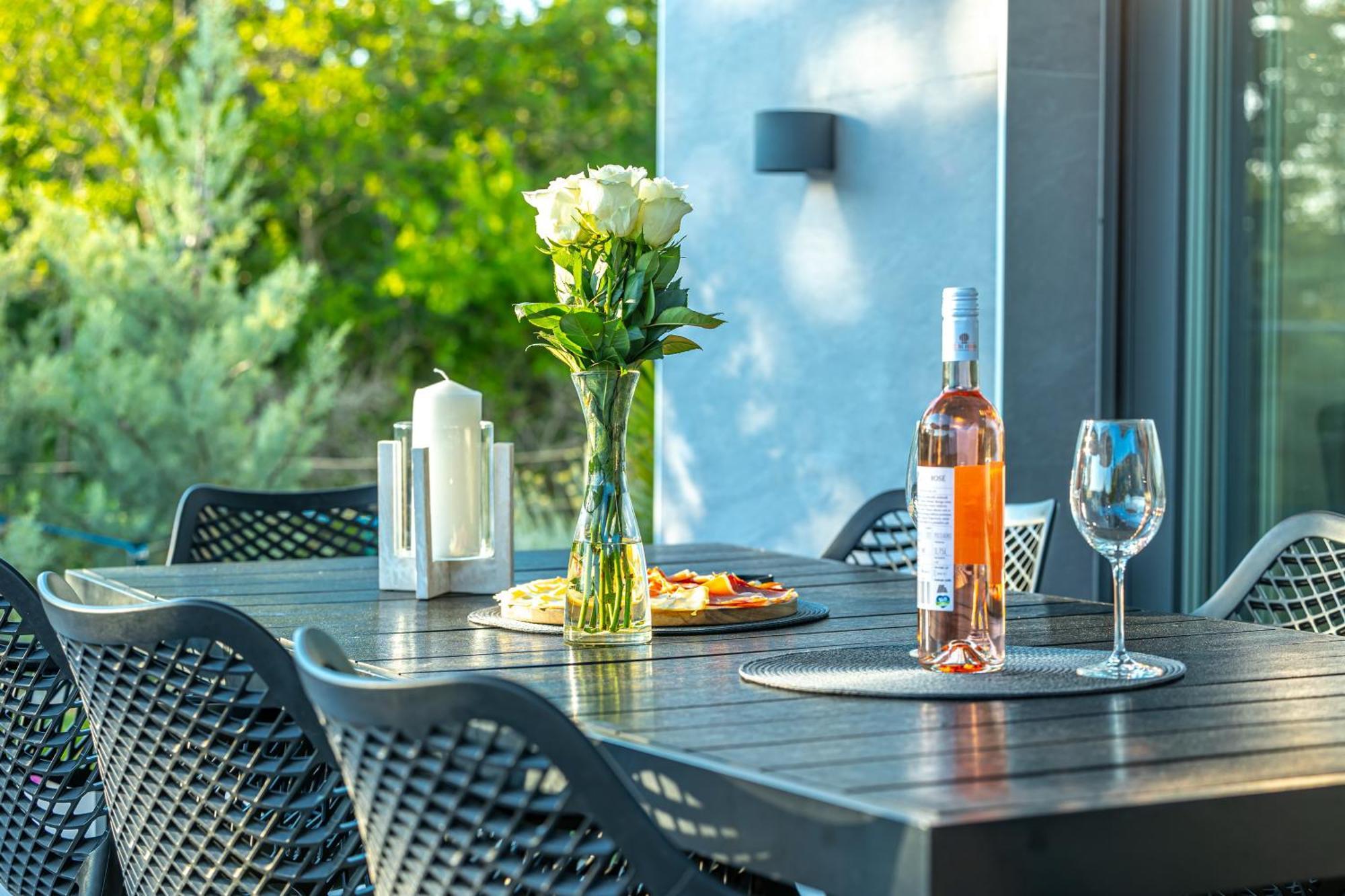 Luxury Villas White Sails Pinezići Εξωτερικό φωτογραφία